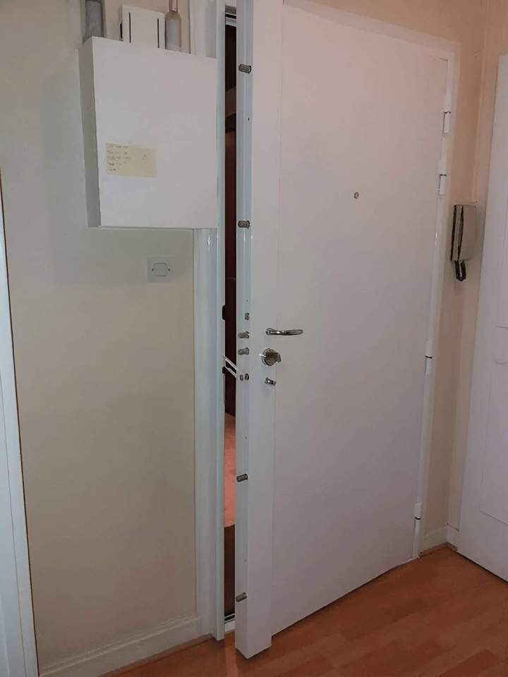 Blindage de porte, Paris